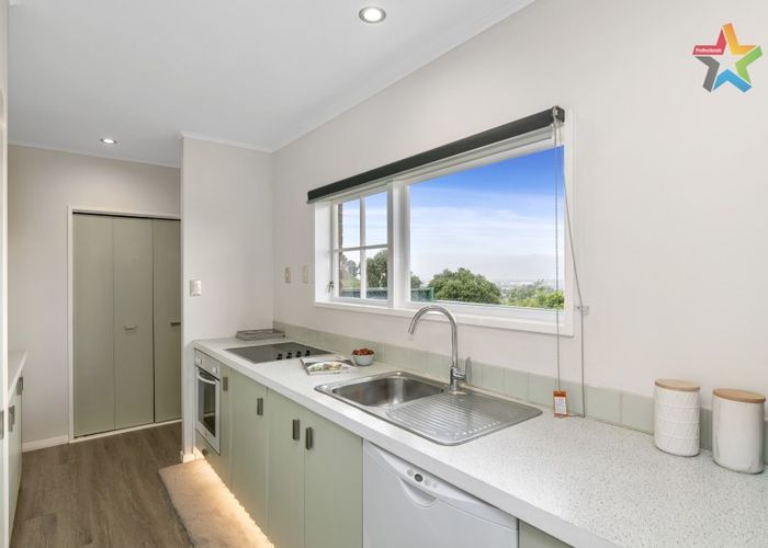  at 4/22 Dowse Drive, Maungaraki, Lower Hutt