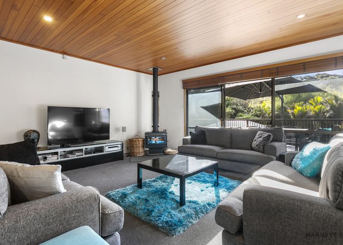  at 19 Cochran Road, Oratia, Auckland