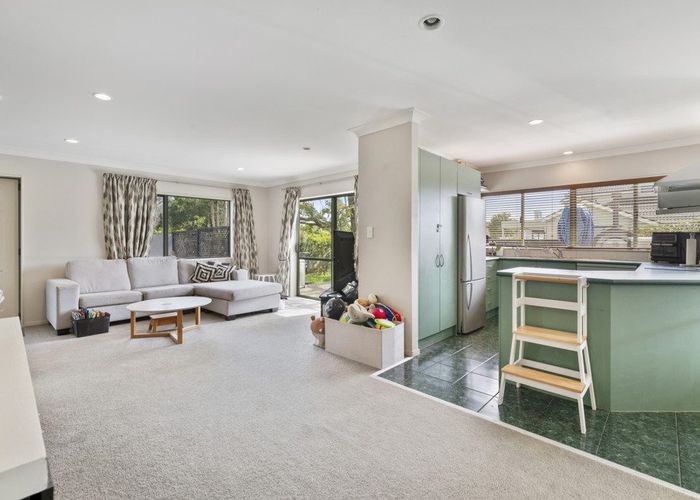  at 10 Watervista Place, Mangere Bridge, Manukau City, Auckland