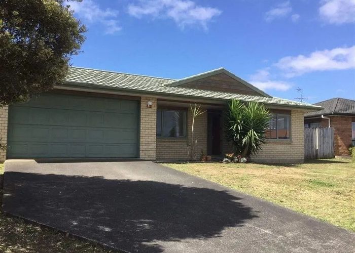  at 22 Newbegin Place, Weymouth, Manukau City, Auckland
