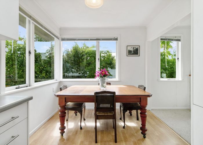  at 16 Koru Street, Mangere Bridge, Auckland