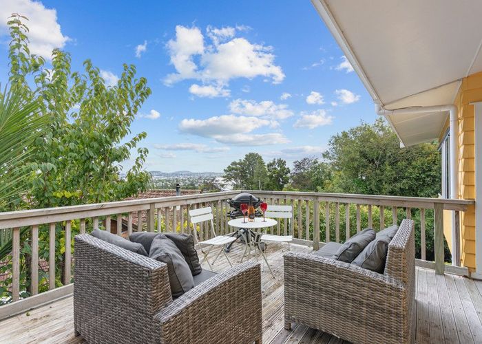  at 264 Titirangi Road, Titirangi, Waitakere City, Auckland