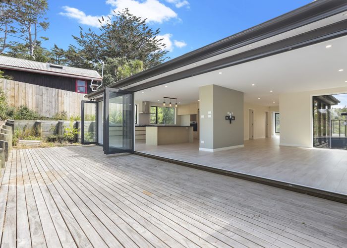  at 211 Victory Road, Laingholm, Auckland