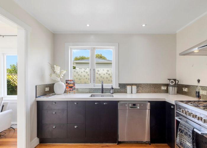  at 28 Invermay Avenue, Mount Roskill, Auckland