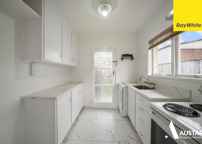  at 2/9 Duke Street, Mount Roskill, Auckland City, Auckland