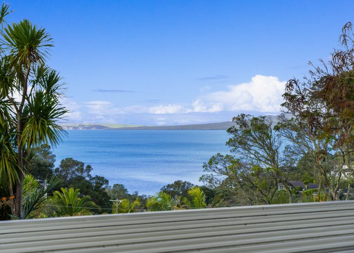 at 39 Montgomery Avenue, Rothesay Bay, Auckland