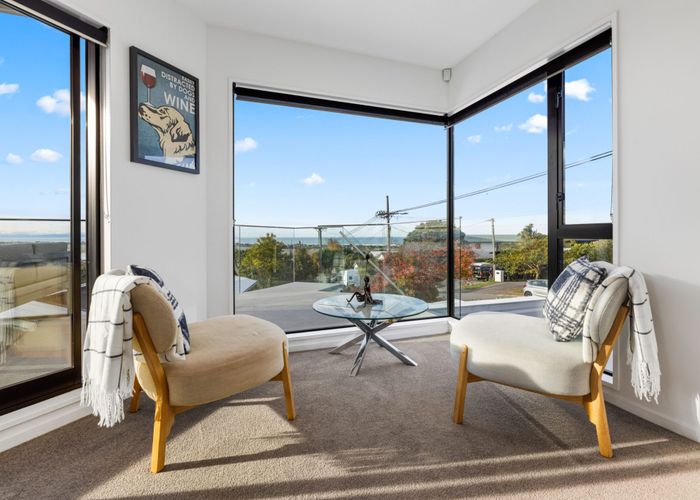 at 2/60 Moncks Spur Road, Redcliffs, Christchurch