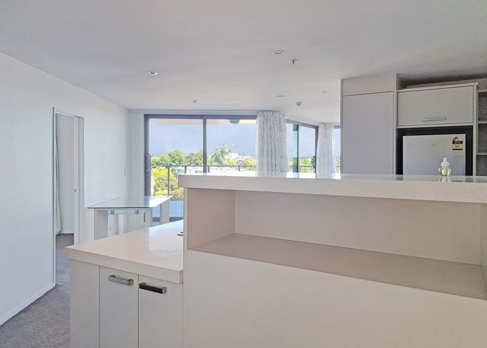  at 3B/84 Gunner Drive, Te Atatu Peninsula, Waitakere City, Auckland
