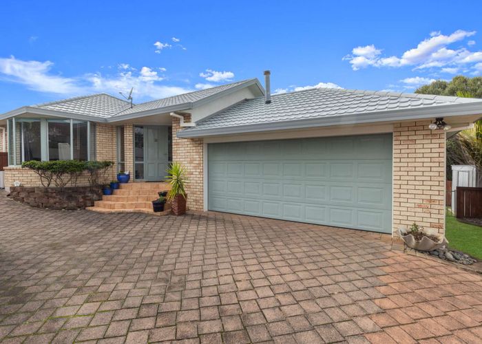  at 18 Friesian Place, Grandview Heights, Hamilton