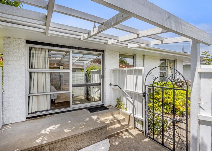  at 2/50 Selwyn Street, Somerfield, Christchurch