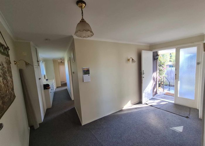  at 6 Woodford Terrace, Ilam, Christchurch City, Canterbury