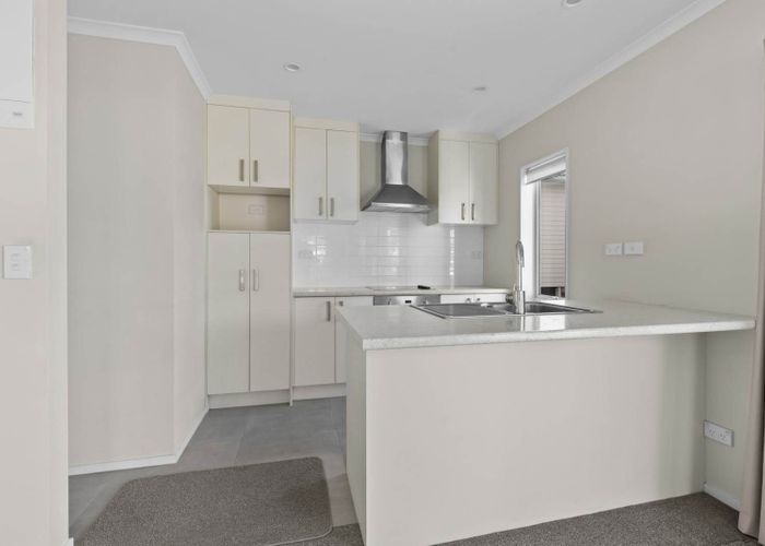  at 186a Chivalry Road, Glenfield, North Shore City, Auckland