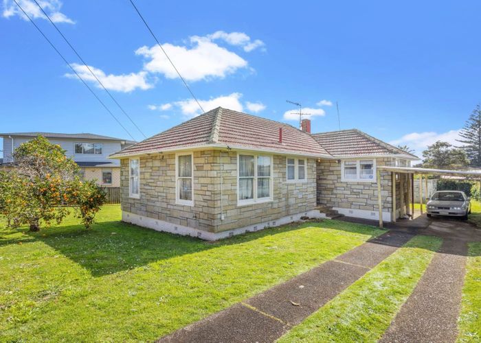  at 1 Coates Crescent, Panmure, Auckland