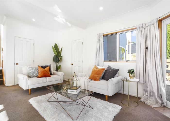  at 26 West Ridge Drive, Western Heights, Hamilton