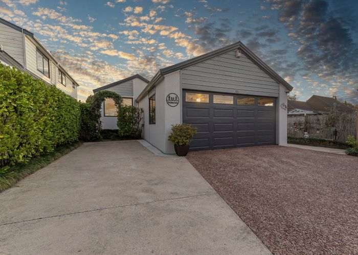  at 1/32 GLUCINA Avenue, West Harbour, Auckland