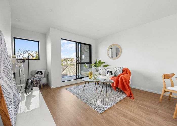  at 2/21 Valonia Street, New Windsor, Auckland City, Auckland