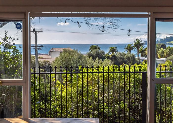  at 8 Fourth Avenue, Onetangi, Waiheke Island, Auckland