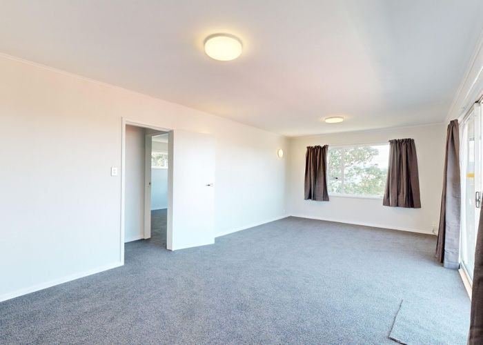  at 21 Akaroa Drive, Maupuia, Wellington