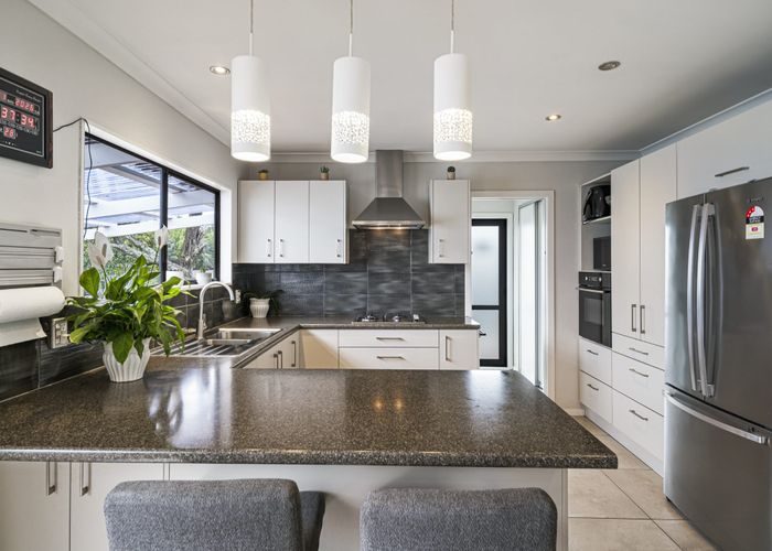  at 121 Godley Road, Green Bay, Waitakere City, Auckland