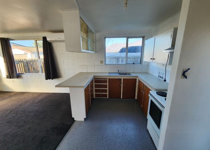  at 2/65 Springs Road, Hornby, Christchurch City, Canterbury