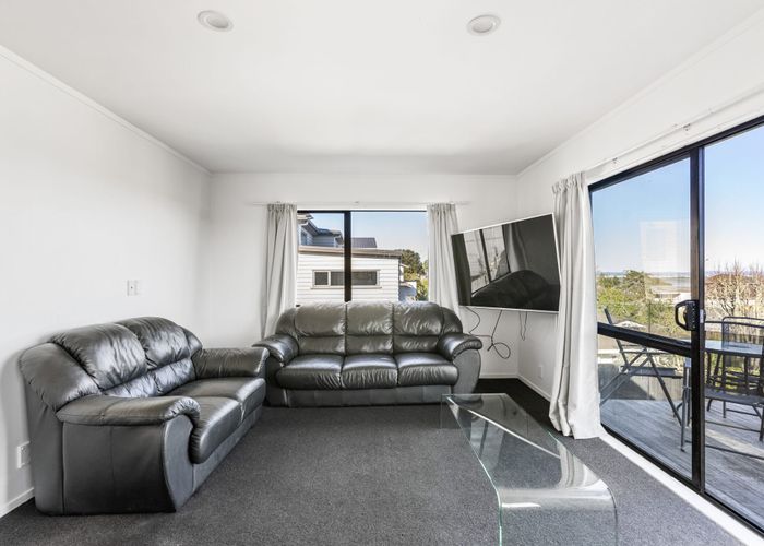  at 2/27 Florence Daly Place, Mount Roskill, Auckland