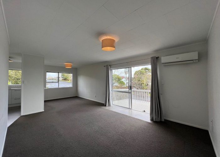  at 21 Meadowood Drive, Unsworth Heights, Auckland