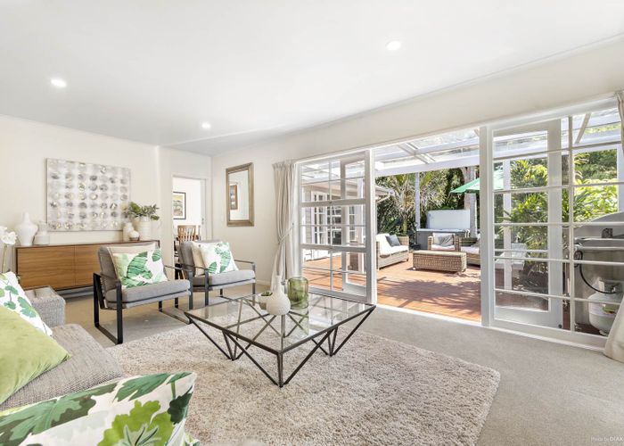  at 82 Gowing Drive, Meadowbank, Auckland