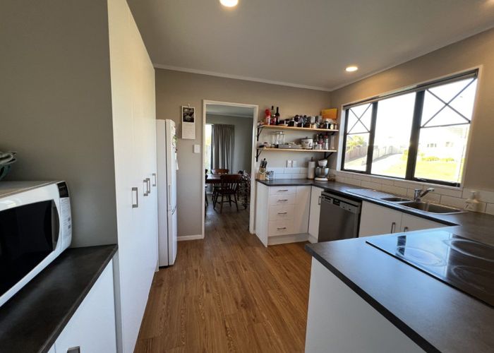  at 33 Logan Way, Kelvin Grove, Palmerston North