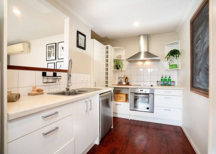  at 17F Onslow Road, Khandallah, Wellington