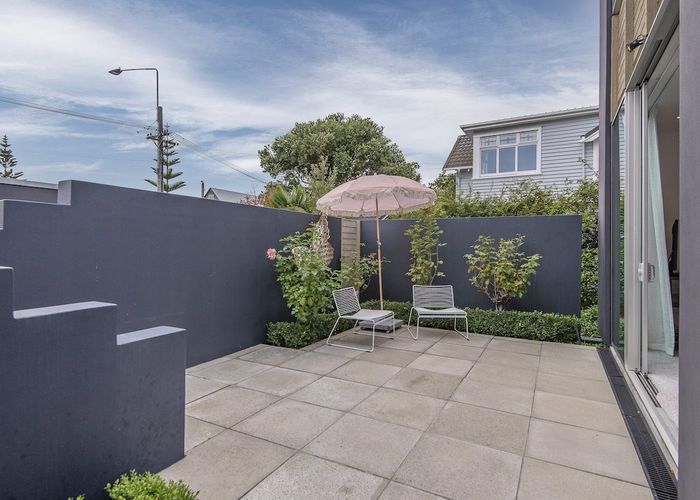  at 18 Marriner Street, Sumner, Christchurch City, Canterbury