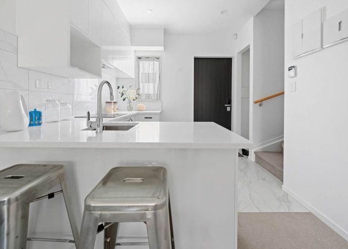  at 2/112 Moore Street, Howick, Auckland
