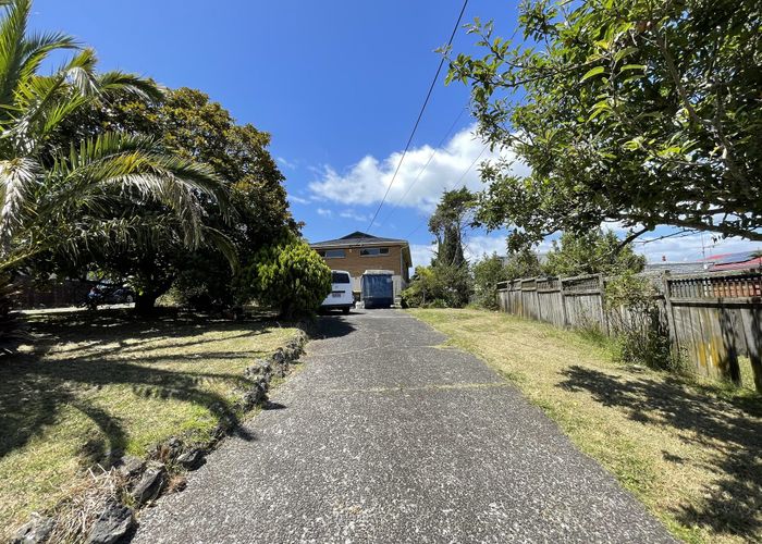  at 54 Monarch Avenue, Hillcrest, Auckland