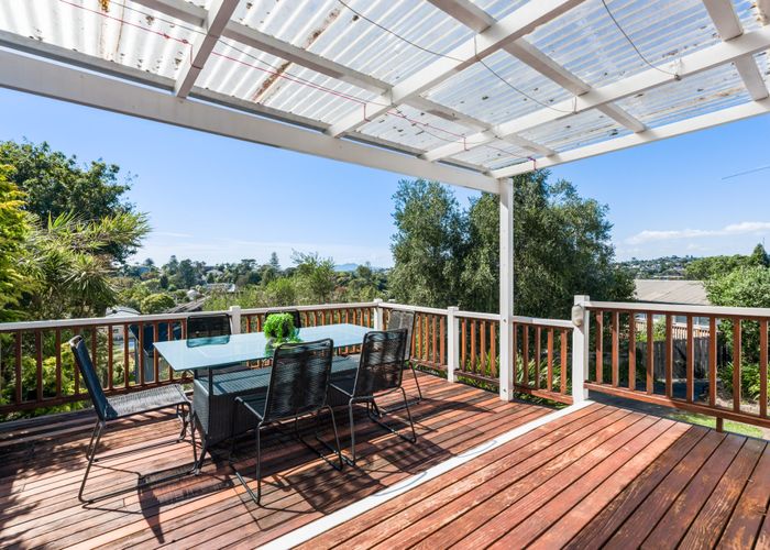 at 1/18 Limmer Place, Browns Bay, North Shore City, Auckland