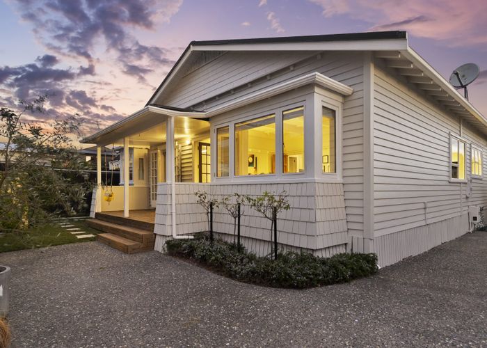  at 18B Raymond Street, Point Chevalier, Auckland
