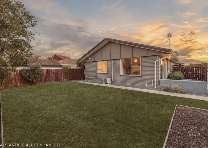  at 2/90 Queenspark Drive, Parklands, Christchurch