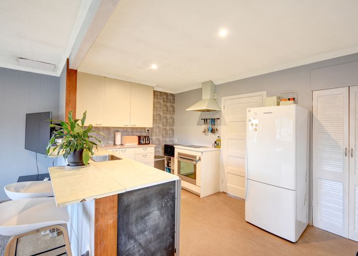  at 305 Kenmure Road, Kenmure, Dunedin