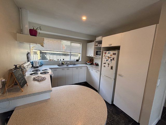  at 2/145 Clarence Street, Riccarton, Christchurch City, Canterbury