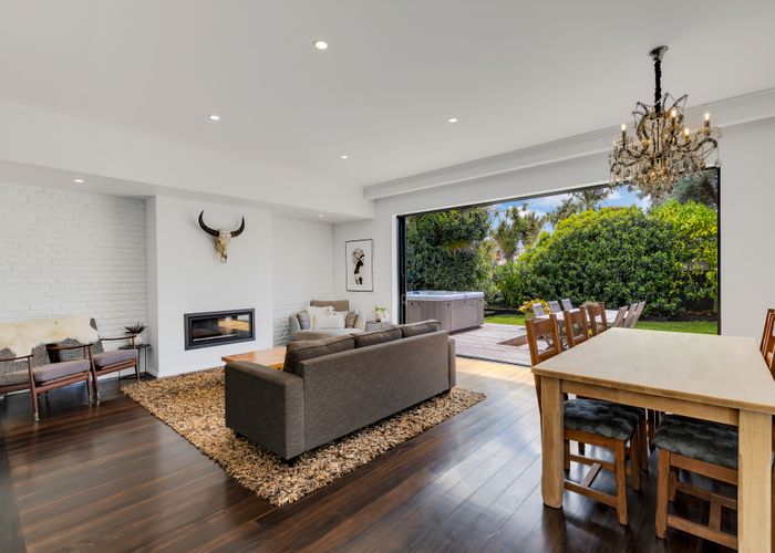  at 1019 Great North Road, Point Chevalier, Auckland