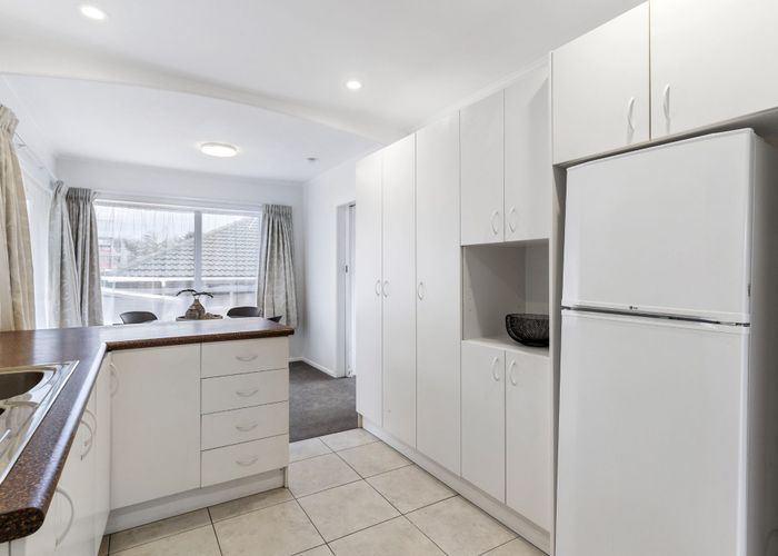  at 2/9 Howe Street, Howick, Auckland