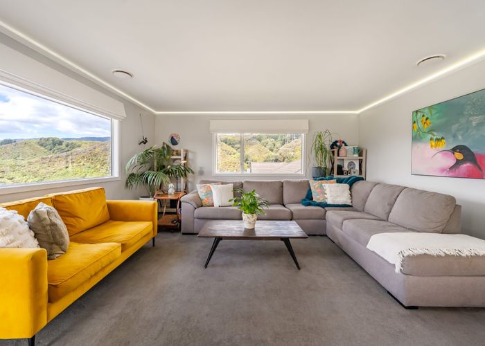  at 32 King Charles Drive, Kingsley Heights, Upper Hutt, Wellington
