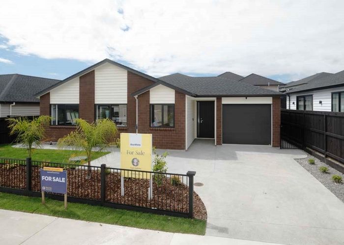  at 39 Tukutata Crescent, Milldale, Rodney, Auckland