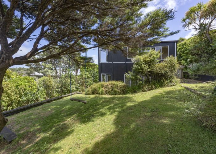  at 16 Log Race Road, Piha, Waitakere City, Auckland