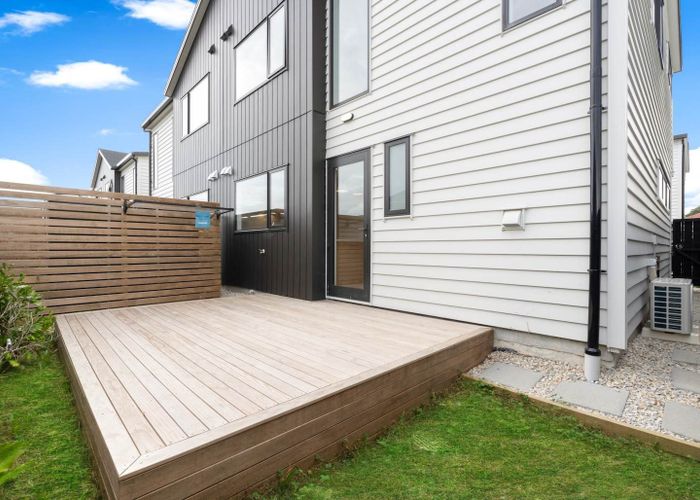  at 5E Poto Street, Te Atatu South, Auckland