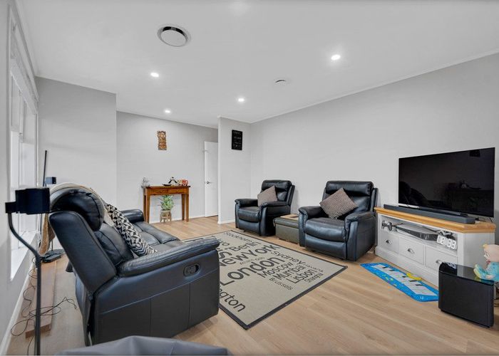  at 8 Winifred Avenue, Bayview, North Shore City, Auckland