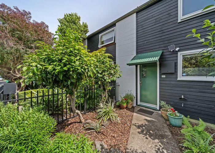  at 2/25 Holly Road, St. Albans, Christchurch City, Canterbury