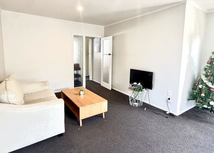  at 2 Currey Crescent, Milford, North Shore City, Auckland