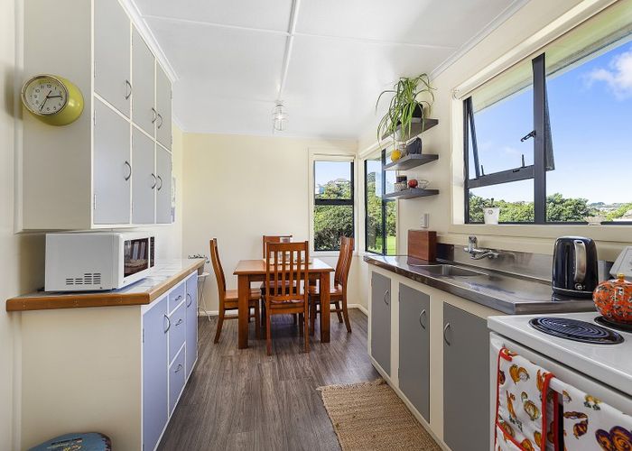  at 110 Main Road, Titahi Bay, Porirua