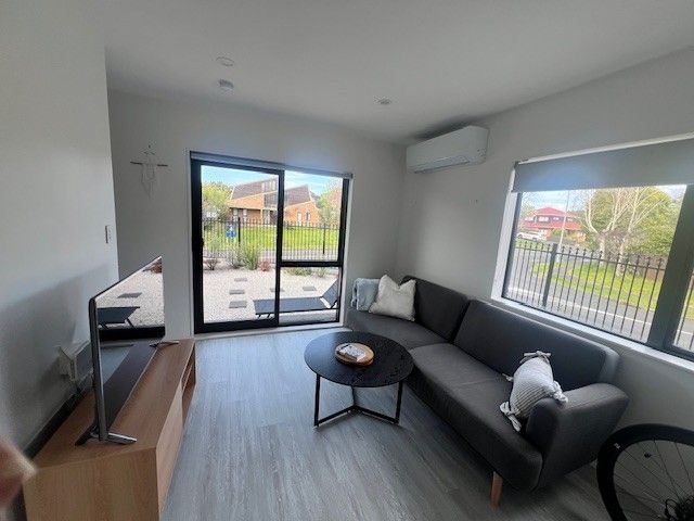  at 1/40 Mark Edward Drive, Half Moon Bay, Manukau City, Auckland