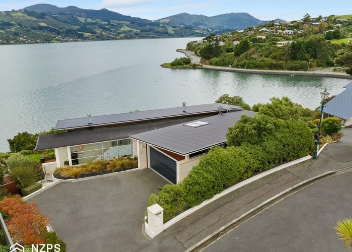  at 8 Mission Cove, Company Bay, Dunedin
