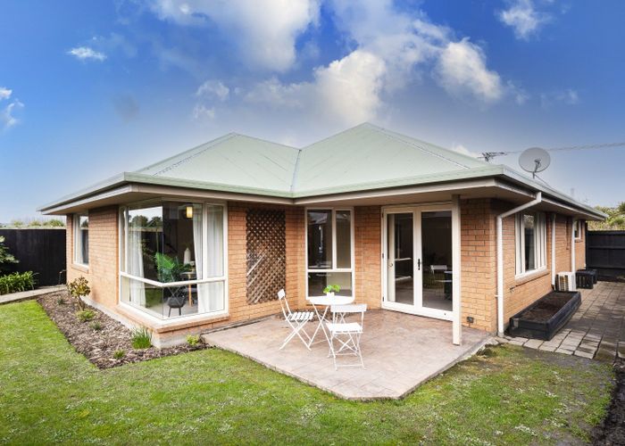  at 1/131 Prestons Road, Redwood, Christchurch